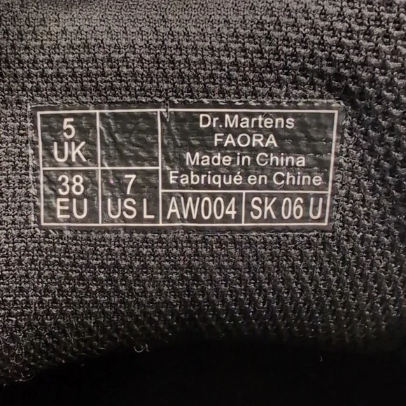 Dr Martens Faira sz. 7 Black boots - like new! - Picture 7 of 7